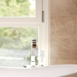 ORO ETRUSCO bathtub bedroom 2